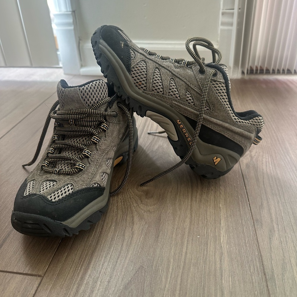 Women’s Merrell hiking boots